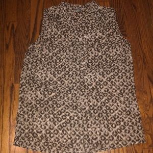 Patterned top. Shell for cardigan or blazer
